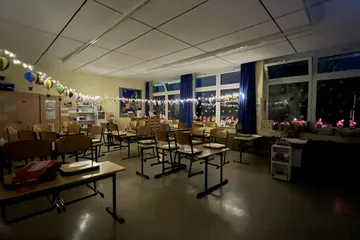 Ein Klassenraum des 4. Jahrganges mit Bestuhlung